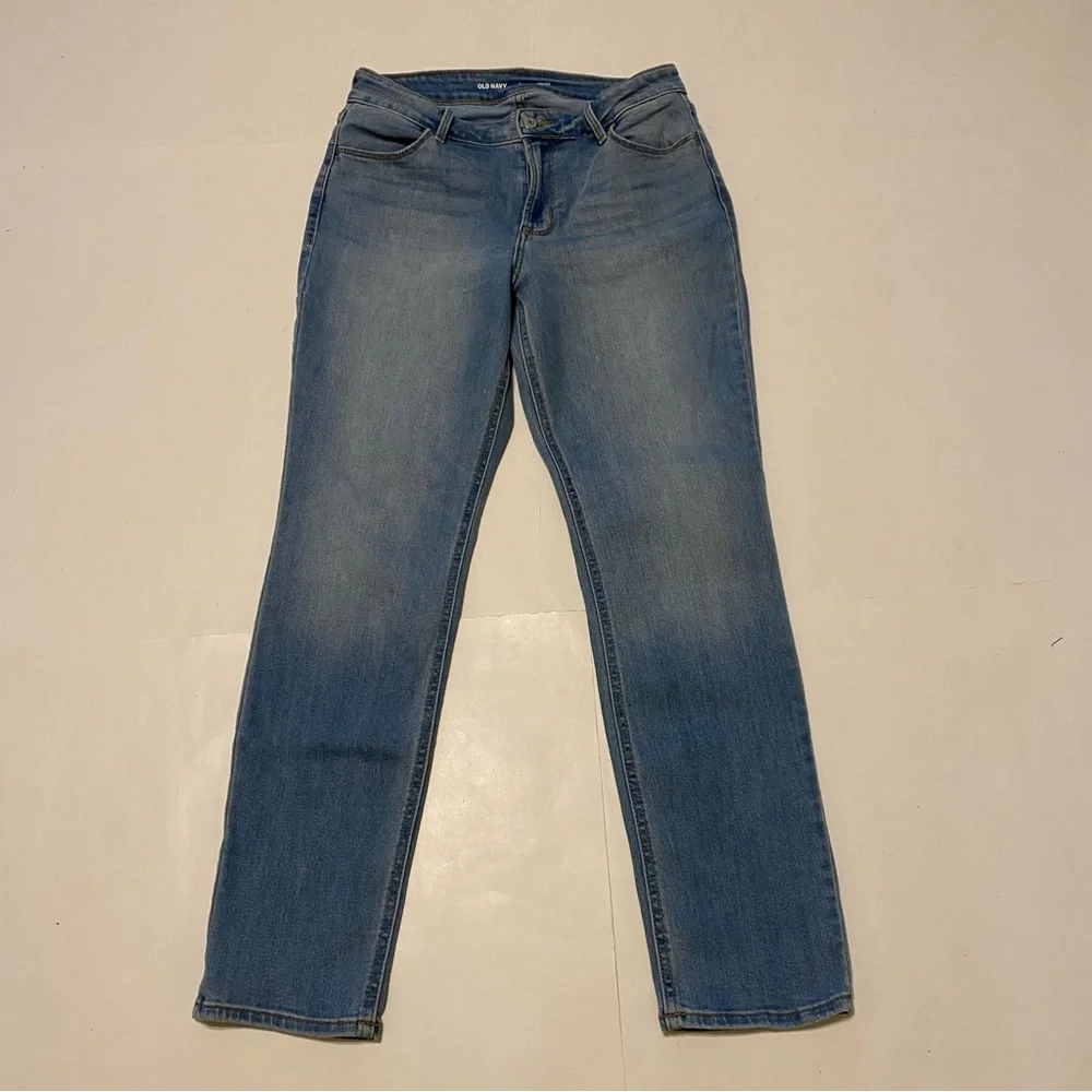 Old navy high-rise straight light blue jeans pants. Size 6 petite